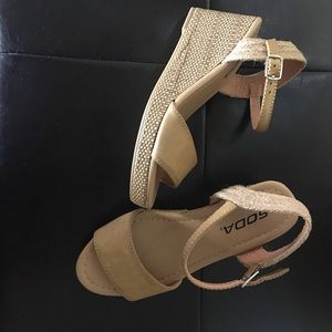 Girls sandals 2M